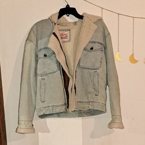 LEVI Straus Sherpa-Lined Denim Jacket